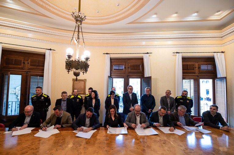 2.04.1.08 - Treballar per construir, juntament amb les administracions territorials i la Generalitat de Catalunya, una realitat metropolitana al Camp de Tarragona.