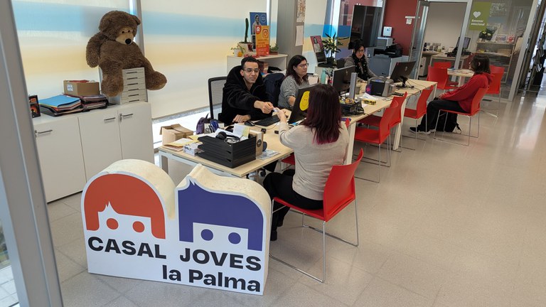 1.01.3.03 - Potenciar i ampliar els serveis de la Targeta Jove.