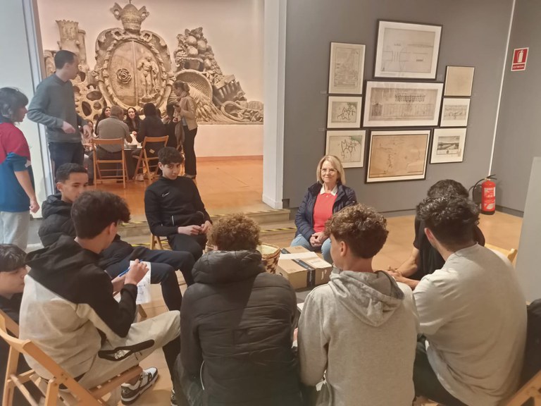 1.01.6.03 - Crear una línia de promoció i ajuts per l’acció «viure i conviure» amb projectes de connexió intergeneracional.