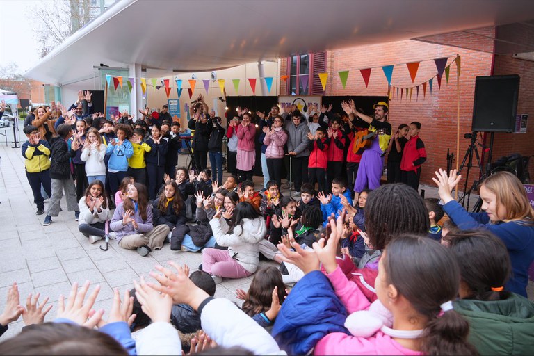 1.07.3.01 - Afavorir el desplegament de l’Escola Oberta de la Salut Dr. Frias.